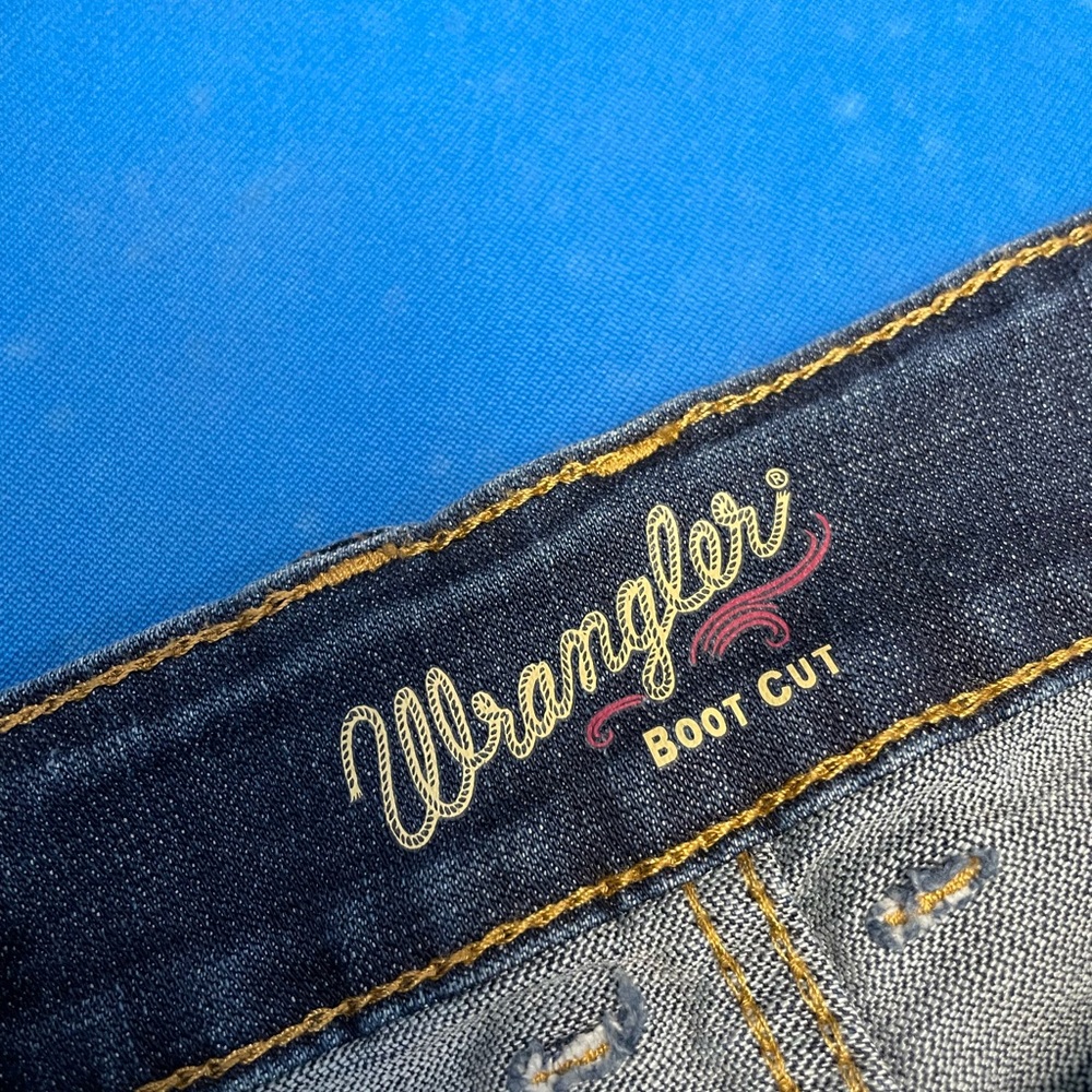 Wrangler Blue Boot Cut Jeans with Classic Stitching